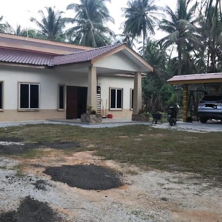 R & R Homestay Tanjung Karang Exterior foto